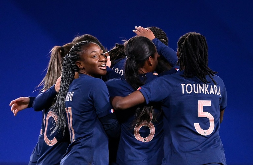 Le apitanat de Wendie Renard s'ouvre sur un carton en Grèce. AFP