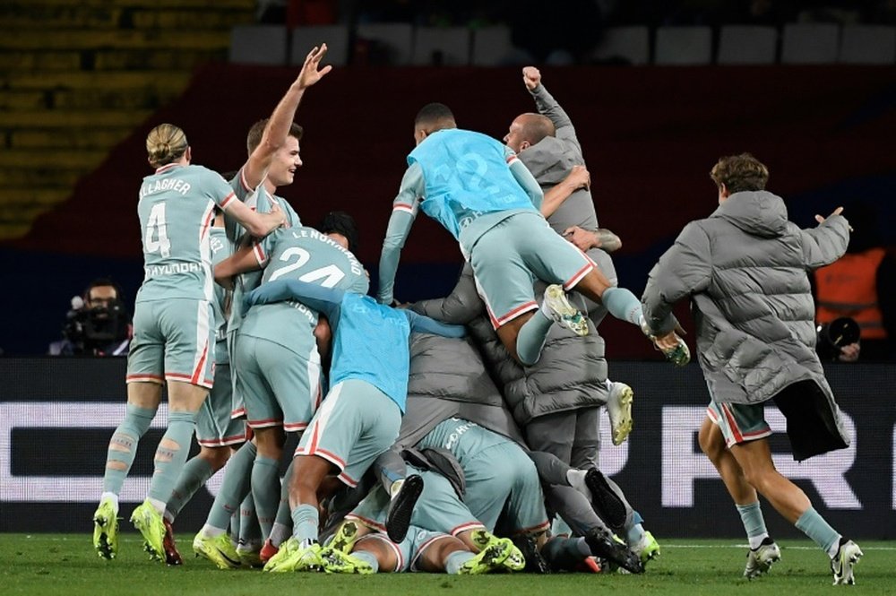 Les joueurs de l'Atlético célèbrent la victoire à Barcelone. AFP