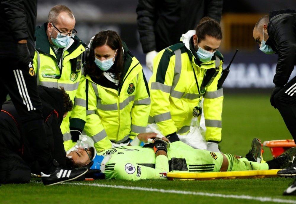 Le gardien de Wolverhampton, Rui Patricio, évacué après un choc. afp