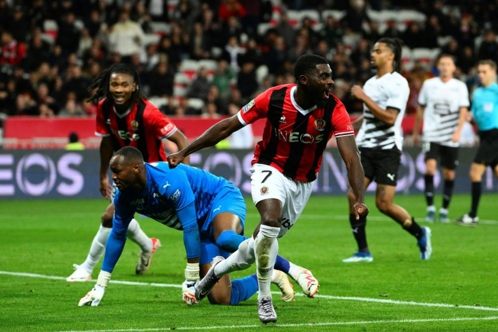 Nice s'offre un nouveau succès contre Rennes et reste en tête du championnat. AFP
