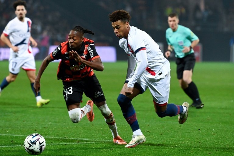 Dopo un primo tempo da dimenticare, il PSG si è fatto nuovamente bloccare, concedendo un pareggio (1-1) al Lorient mercoledì nella 10ª giornata di Ligue 1, e ha perso il suo attaccante Désiré Doué, infortunato alla coscia destra.