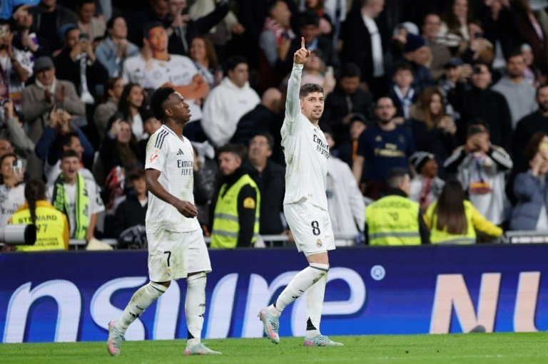 Le milieu uruguayen du Real Madrid Federico Valverde (d) auteur du but de la victoire. AFP