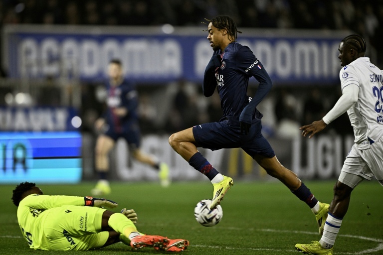 PSG scrape difficult win at Auxerre