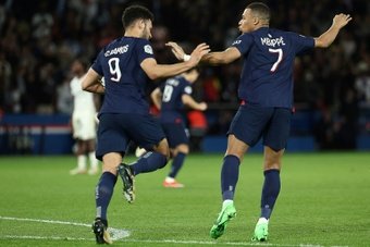Le Paris Saint-Germain, totalement remanié par Luis Enrique, a été surpris et freiné par la lanterne rouge Clermont (1-1), à quatre jours du quart de finale aller de Ligue des champions contre Barcelone.