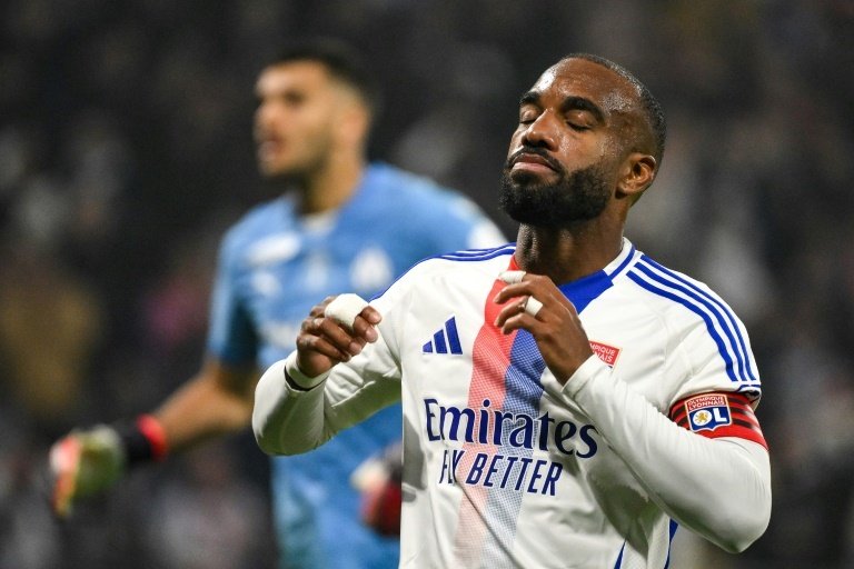 Lacazette toujours en échec à Lyon