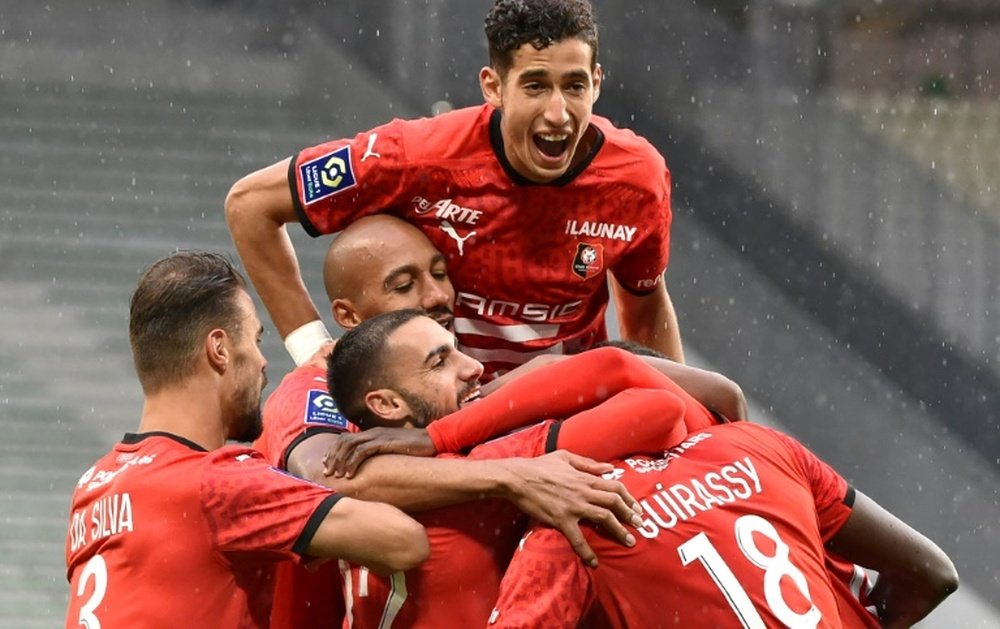 Rennes prend la première place en gagnant à Saint-Etienne (3-0). afp