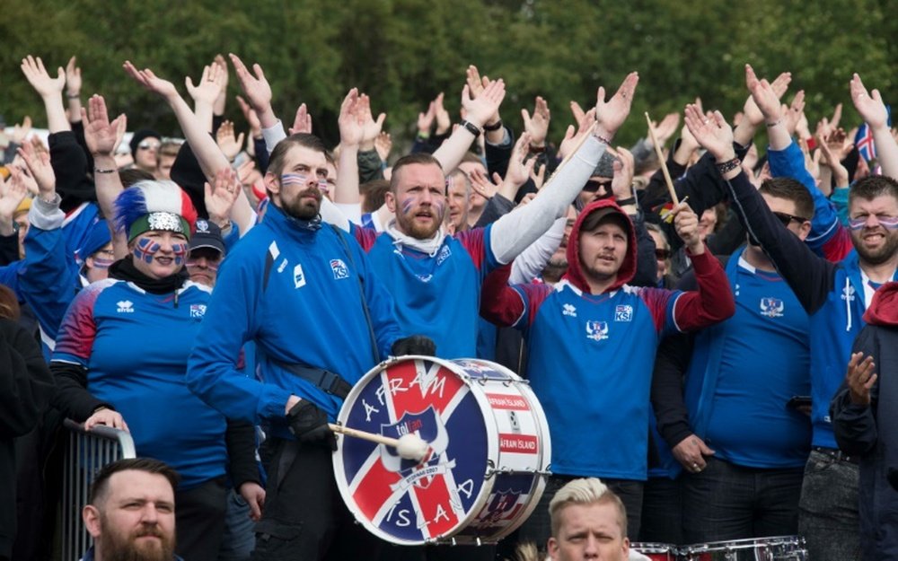 Les supporters islandais et leur fameux clapping lors du match contre la Russie au Mondial-2018. AFP