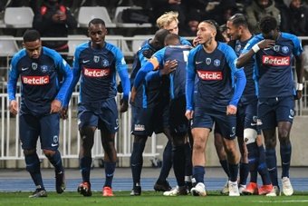 Le Paris FC revient à deux points de Toulouse qui sombre à Caen. AFP