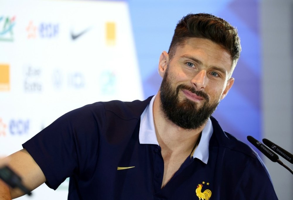 Olivier Giroud participe à un point-presse de l'équipe de France à Paderborn. AFP