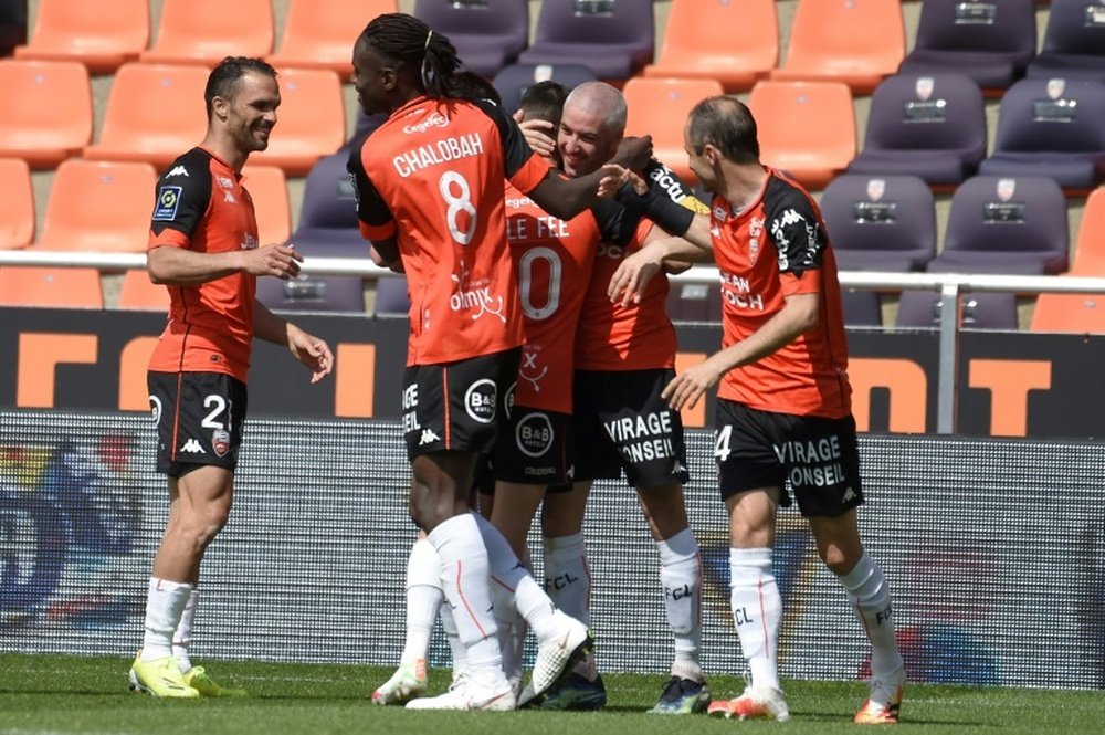 Lorient poursuit face à Angers. AFP