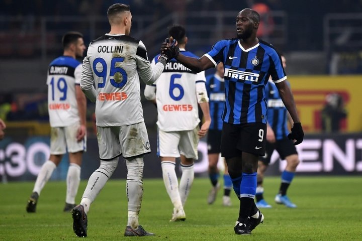 Ibra frappe, l'Inter freine, la Lazio fonce