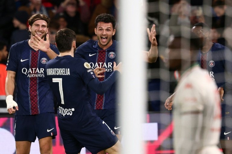 Longtemps emprunté, le PSG a failli enchaîner un deuxième match nul d'affilée, samedi contre Nice au Parc des Princes, mais l'a emporté à la dernière seconde (1-0), s'assurant la première place de Ligue 1 avant de recevoir mardi le Bayern Munich.
