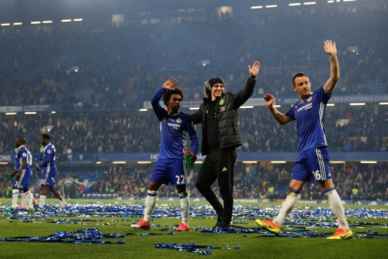 Angleterre: Chelsea bat Watford en match en retard dans une ambiance de fête