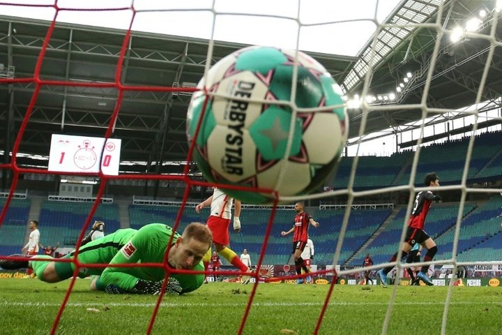 Leipzig concède un nul contre Francfort et laisse filer le Bayern