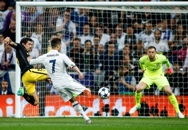 Cristiano Ronaldo inscrit l'un de ses trois buts pour le Real Madrid en Ligue des champions. AFP