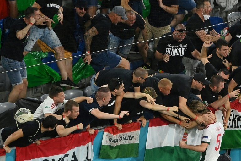 Enquête disciplinaire sur des 'incidents' pendant Allemagne-Hongrie