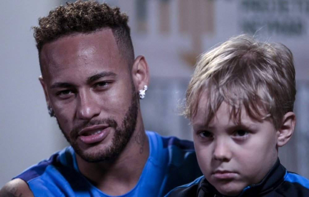 Neymar répond aux questions. AFP