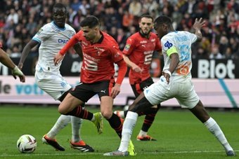Après trois succès en Ligue 1, Marseille a perdu à Rennes (2-0) sans même vraiment mettre en difficulté les Bretons qui reviennent à sa hauteur au classement, dimanche, pour la 26e journée.