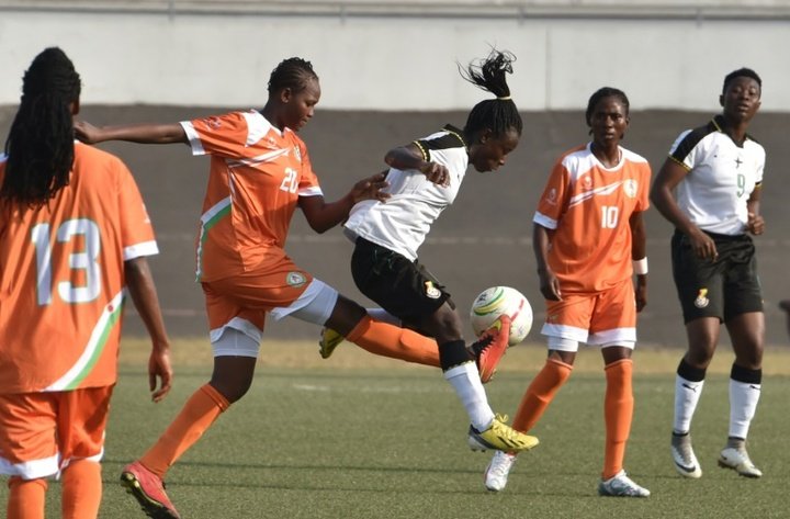 Les jeunes filles nigériennes dribblent les interdits pour jouer au foot