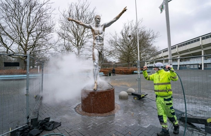 La statue d'Ibrahimovic restera à Malmö, sa ville natale