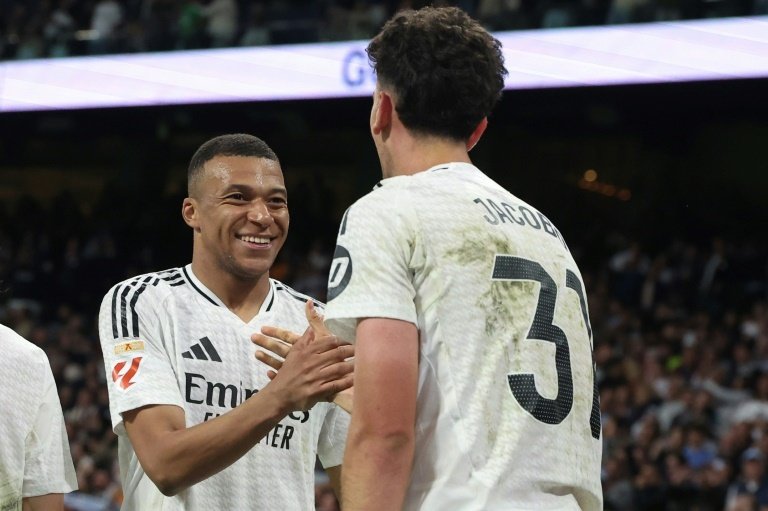 Le Real Madrid repousse le sacre du Barça, Mbappé encore décisif