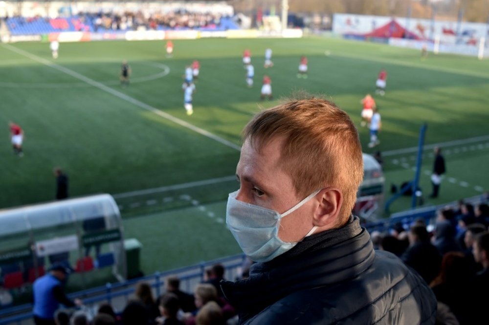 Au Bélarus, le foot et la vie presque comme d'habitude. AFP