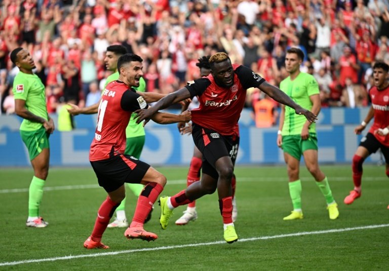 Leverkusen enchaîne in extremis, Dortmund coule