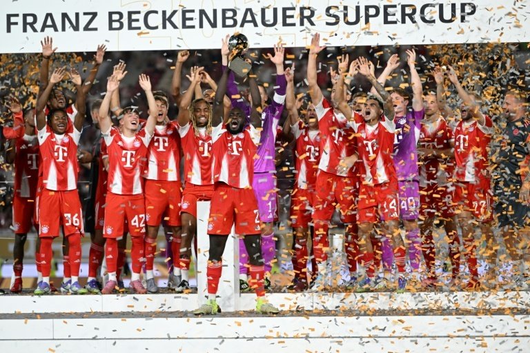 Anche grazie a un gol del suo attaccante Harry Kane, il Bayern ha conquistato la Supercoppa Franz-Beckenbauer contro lo Stoccarda (2-1), iniziando la stagione con un successo che vale il secondo trofeo per l'attaccante inglese.