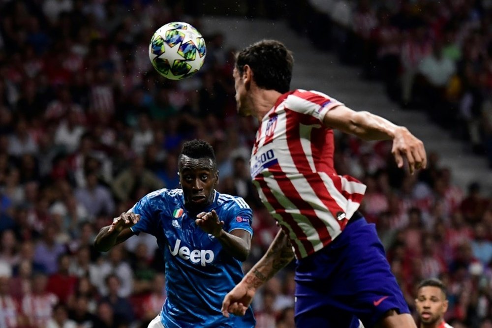 Le défenseur de l'Atlético Madrid Savic absent un mois. AFP