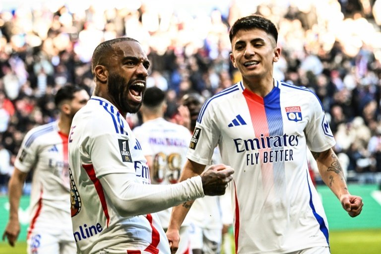 Lacazette libère Lyon avec un doublé