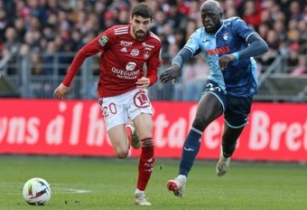 Avec sa troisième victoire consécutive et un treizième match sans défaite d'affilée en Ligue 1, un record dans l’histoire du club, Brest a consolidé sa 2e place au classement en battant le Havre (1-0), dimanche à l’occasion de la 24e journée de Ligue 1. 