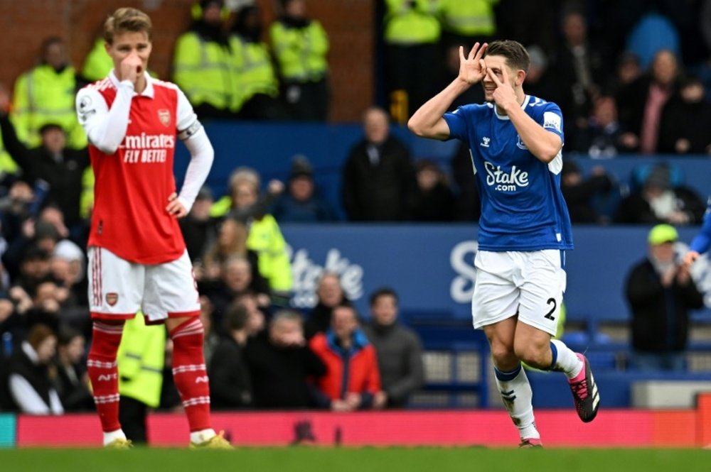 Arsenal chute à Everton. afp