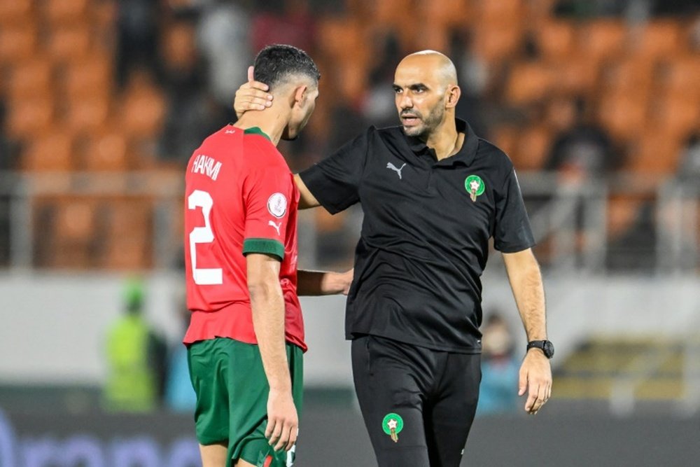 Le sélectionneur marocain Regragui maintenu malgré la désillusion de la CAN. AFP