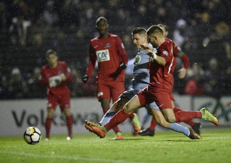Le champion de France Monaco a pu compter sur un triplé de Carrillo pour se qualifier difficilement en 16ème de finale de la coupe de France après sa victoire (5-2) sur Moulins-Yzeure (N2, 4ème division) après avoir été notamment repris deux fois à la marque en première période, samedi à Moulins.