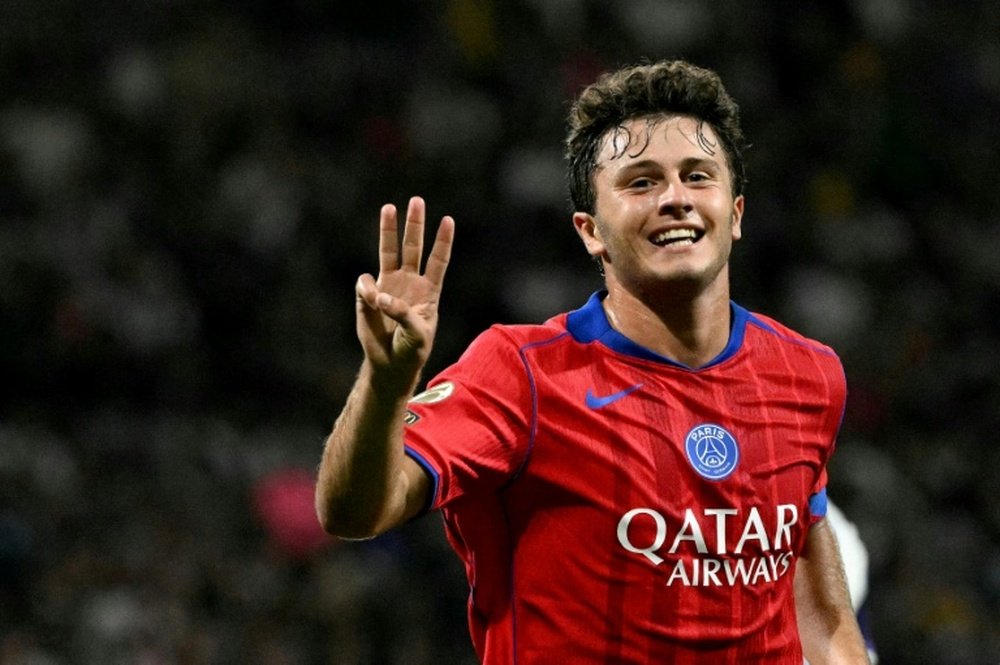 Le milieu portugais Joao Neves célèbre son triplé avec le PSG. AFP