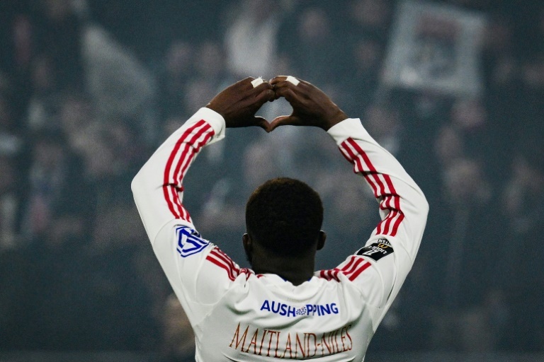 Le PSG souffre beaucoup avant de faire plier Lyon