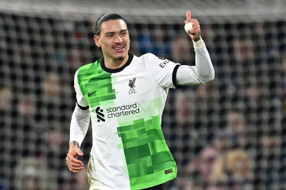 Angleterre: Liverpool leader après sa victoire 2-0 à Burnley