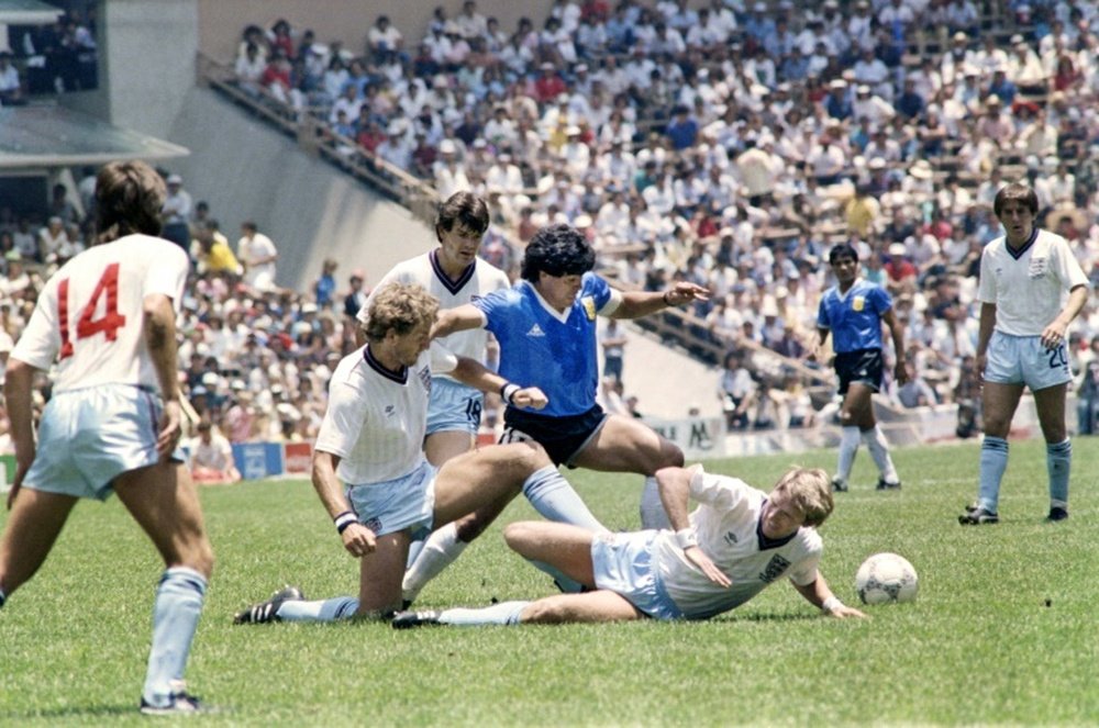 Un maillot de Maradona vendu aux enchères plus de 9 millions de dollars. AFP