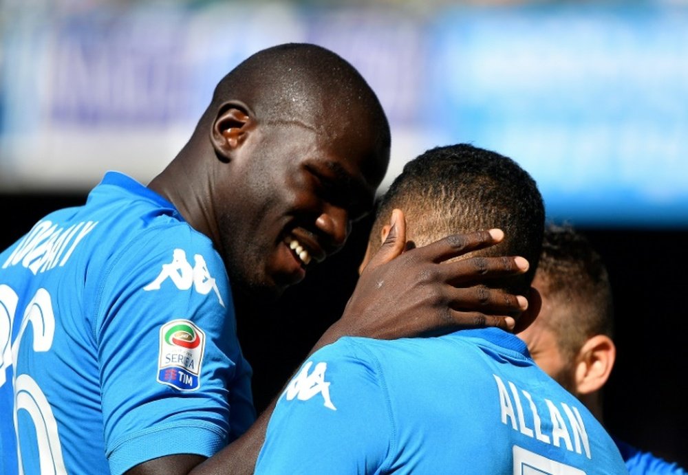 Les joueurs de Naples Marques Loureiro Allan et Kalidou Koulibaly. AFP