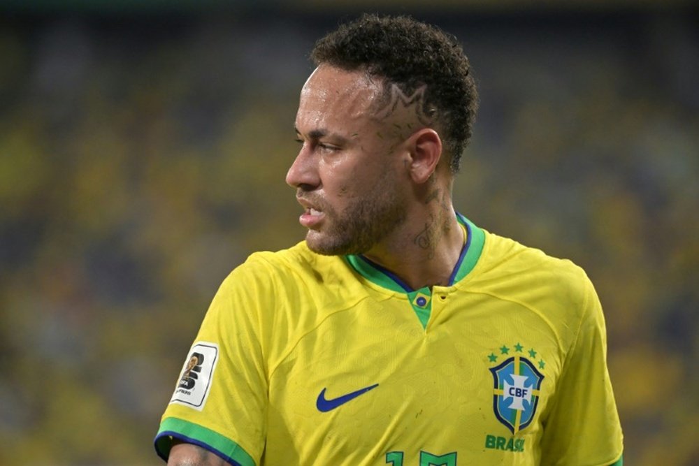 Neymar opéré 'avec succès' au Brésil. AFP