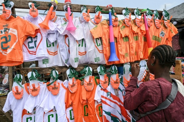 En Côte d'Ivoire, la ferveur va crescendo avant d'accueillir l'Afrique du foot. Afp