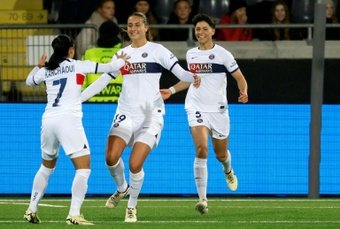 L'équipe féminine du Paris Saint-Germain s'est rapprochée des demi-finales de la Ligue des champions en allant s'imposer 2-1 mercredi à Göteborg sur le terrain des Suédoise de Häcken en quart de finale aller.