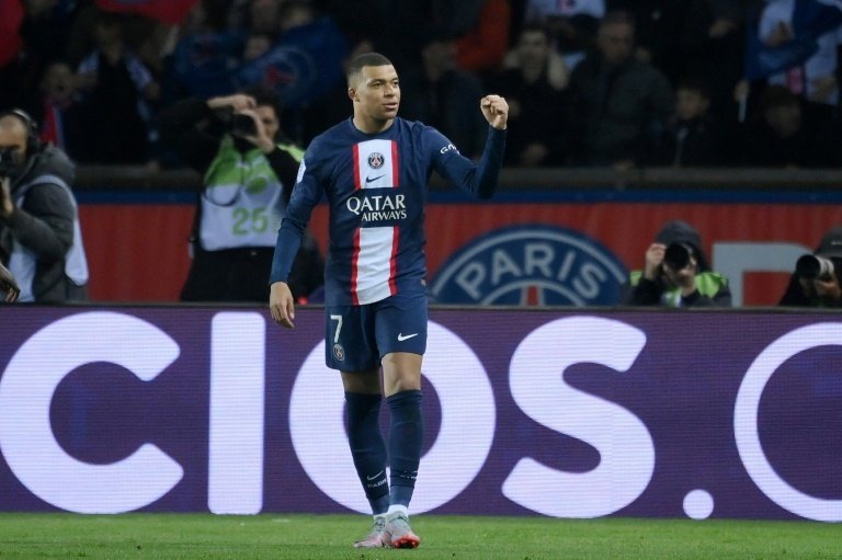 Le PSG assomme Lens et file vers son 11e titre. AFP
