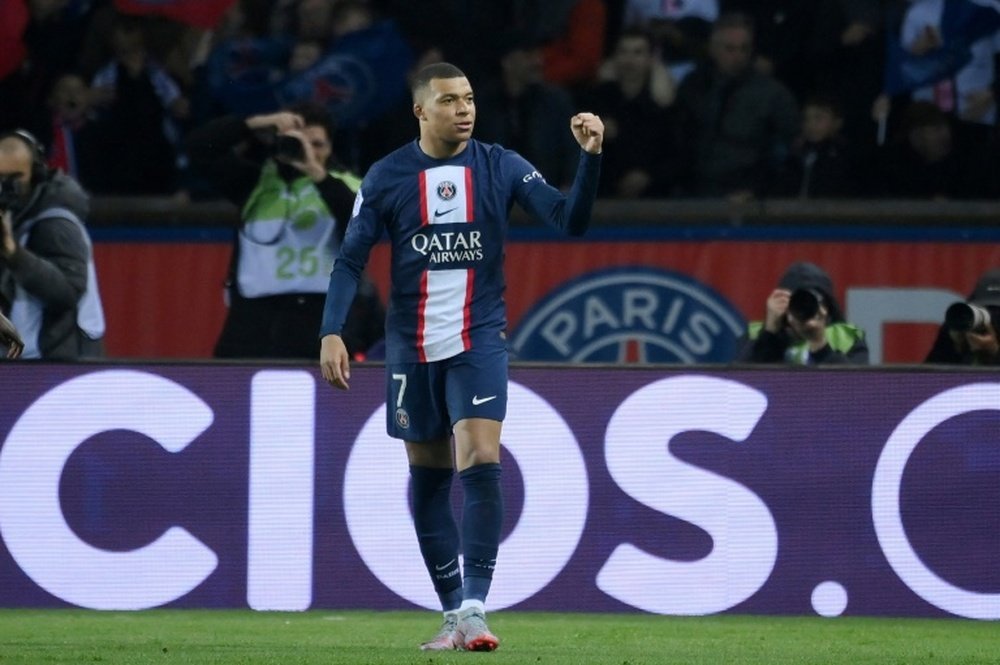 Le PSG assomme Lens et file vers son 11e titre. AFP