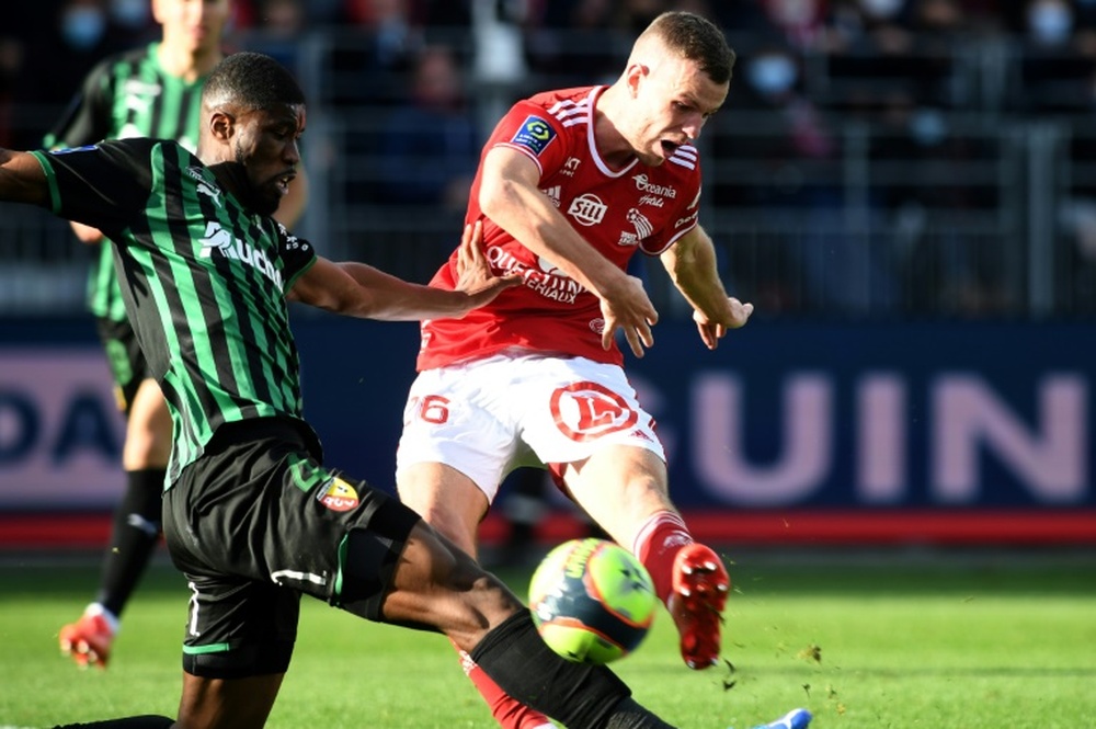 Lens coule à Brest. AFP