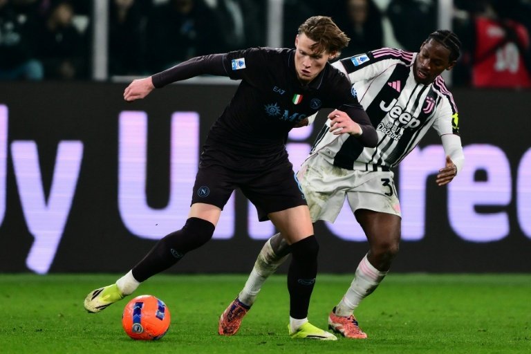 L'AC Milan laisse filer l'Inter, la Juve punit Naples