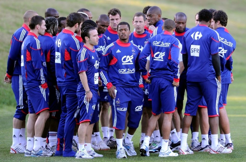 Le capitaine de léquipe de France Patrice Evra (c). AFP