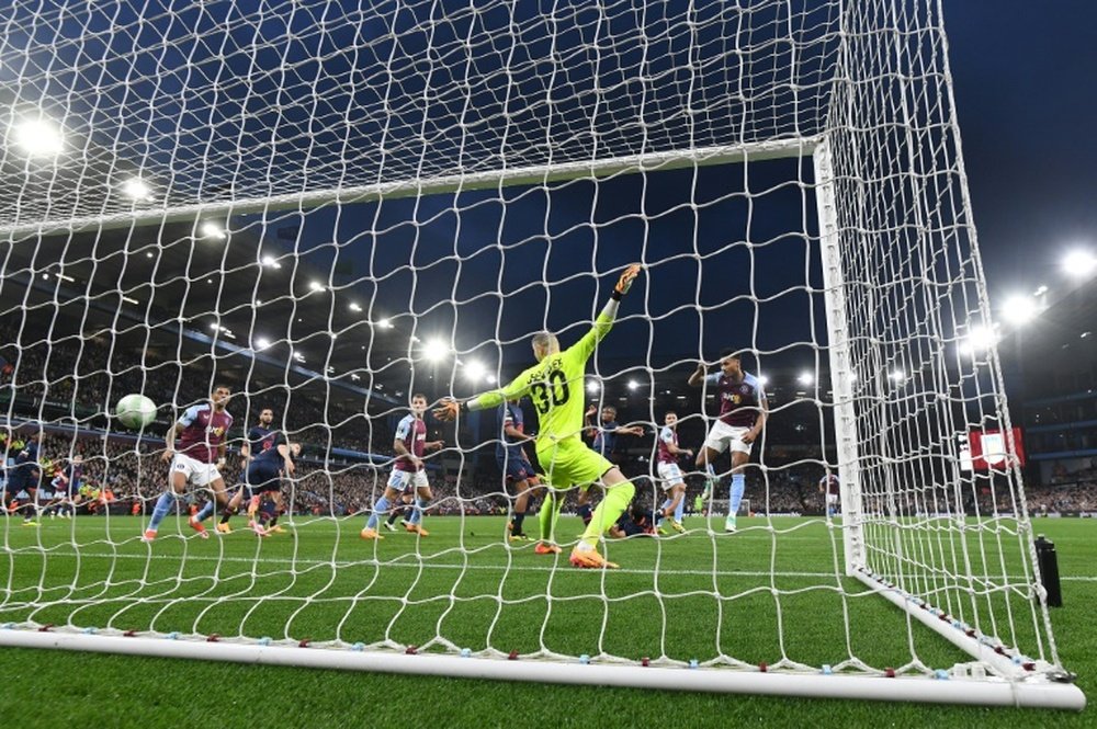 À Birmingham, Lille perd la première manche contre Villa (2-1). AFP