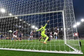 Lille a subi la loi d'Aston Villa (2-1), plus intense et athlétique à Birmingham jeudi, et devra effacer un court désavantage au match retour de ce quart de finale de la Ligue Europa Conférence.