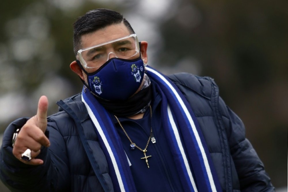 Maradona possible cas contact, placé à l'isolement. AFP